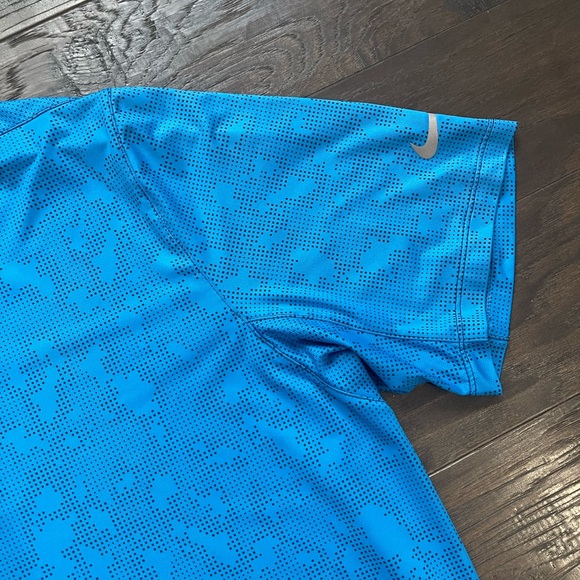 Nike Golf Men’s Polo Size Large Awesome Shade of Blue! Great Condition! - Picture 5 of 6